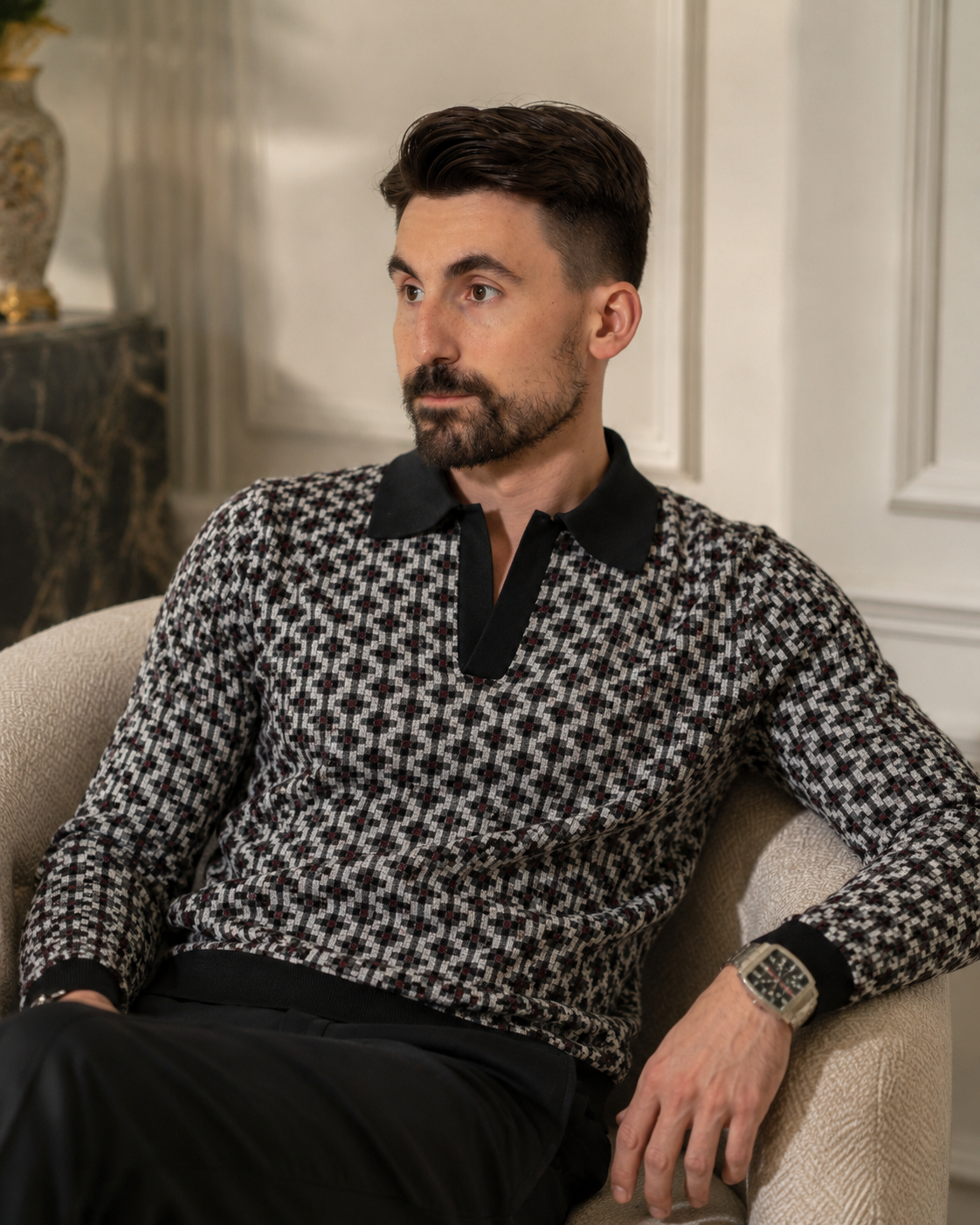 Pulover Poet negru cu design geometric