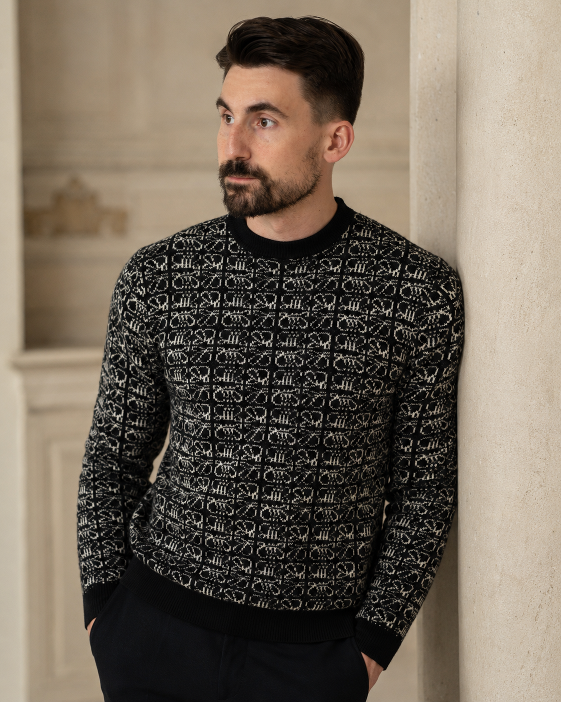 Pulover negru cu model grafic distinct