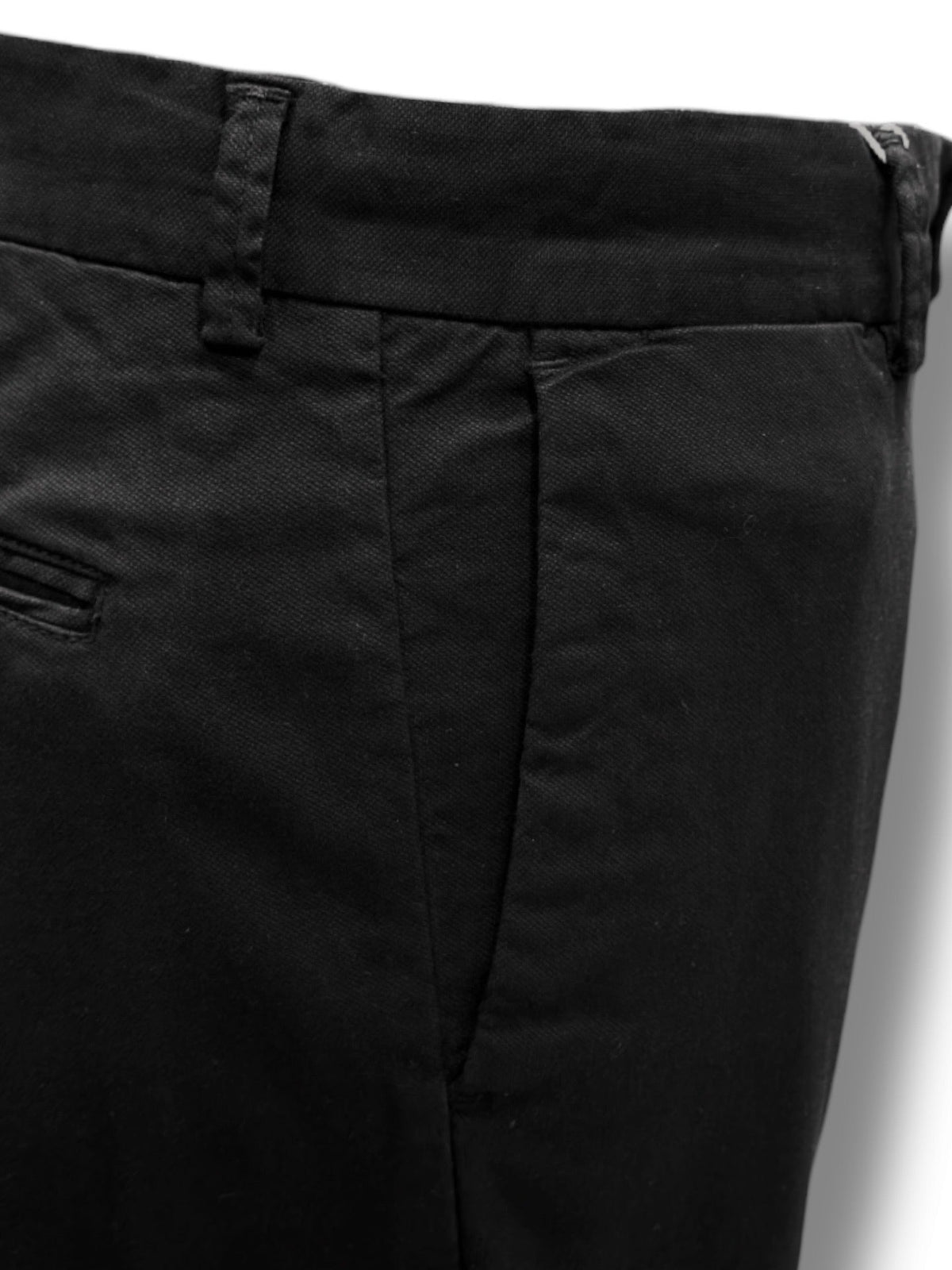 Pantaloni chino negri