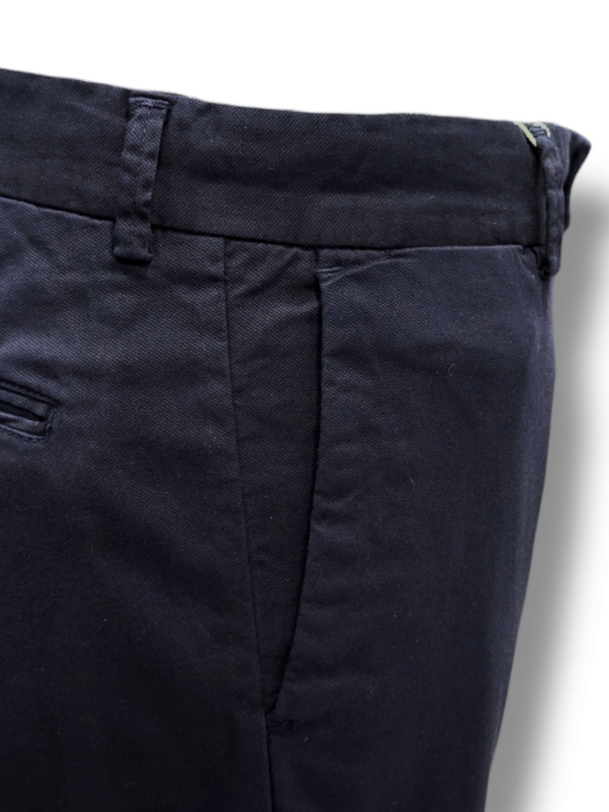 Pantaloni chino bleumarin