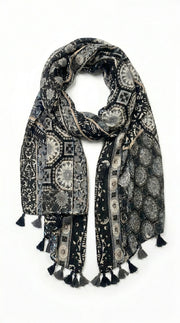 Eșarfă negru cu model